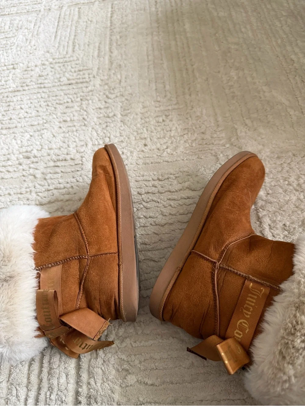 Juicy couture suede tan boots with bows